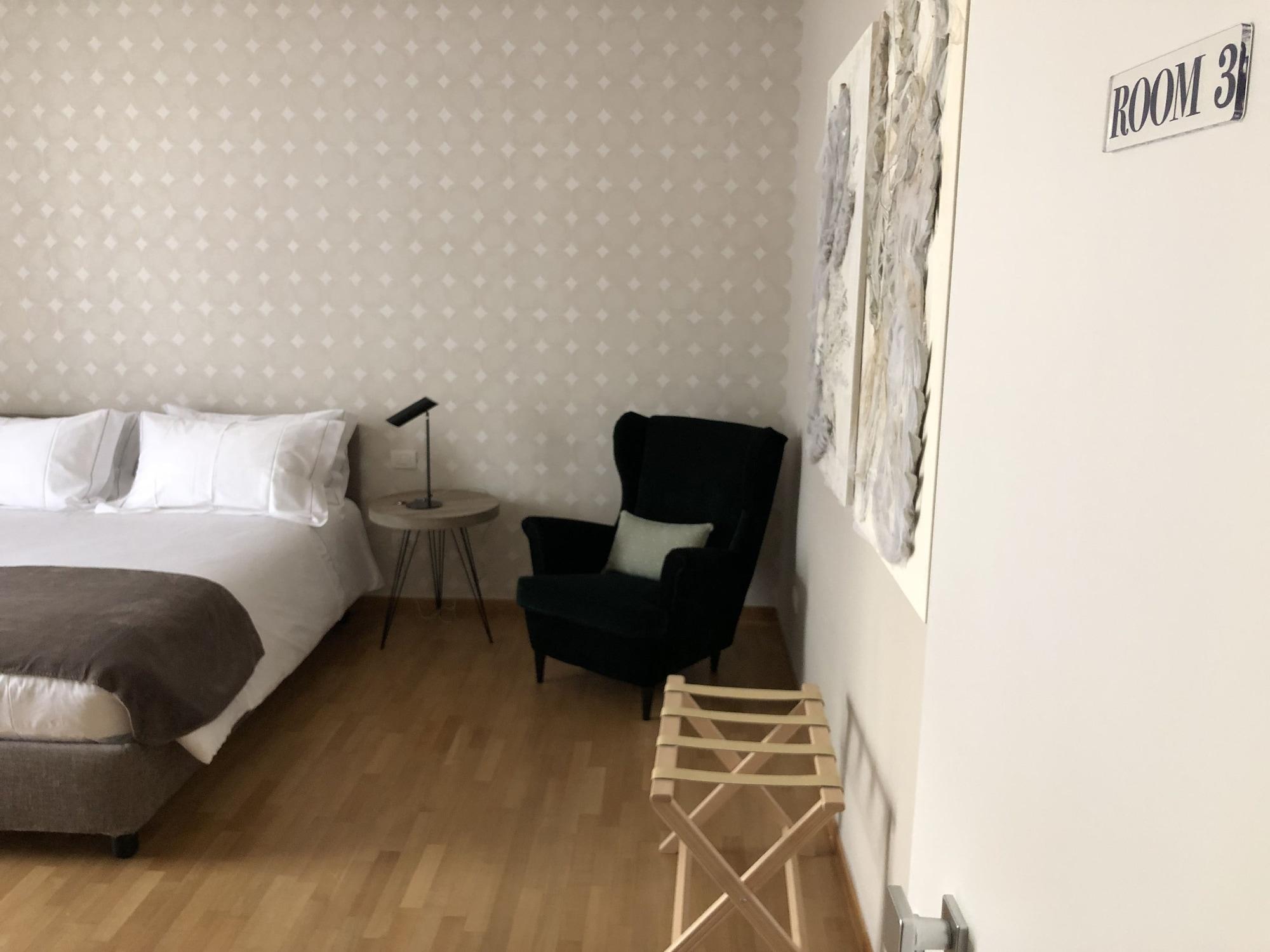 バーリ 200 ルームズ＆テラス Bed & Breakfast エクステリア 写真