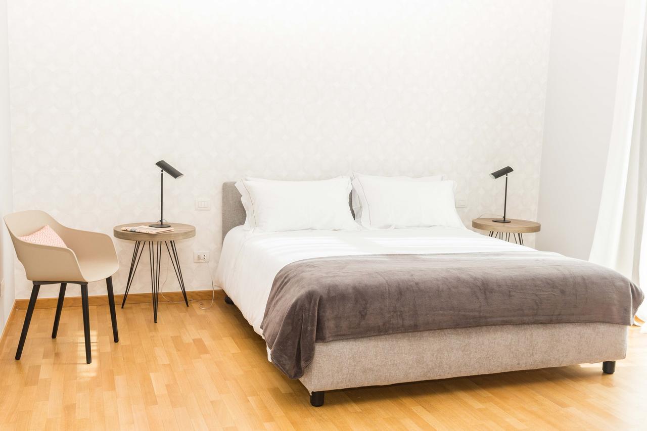 バーリ 200 ルームズ＆テラス Bed & Breakfast エクステリア 写真